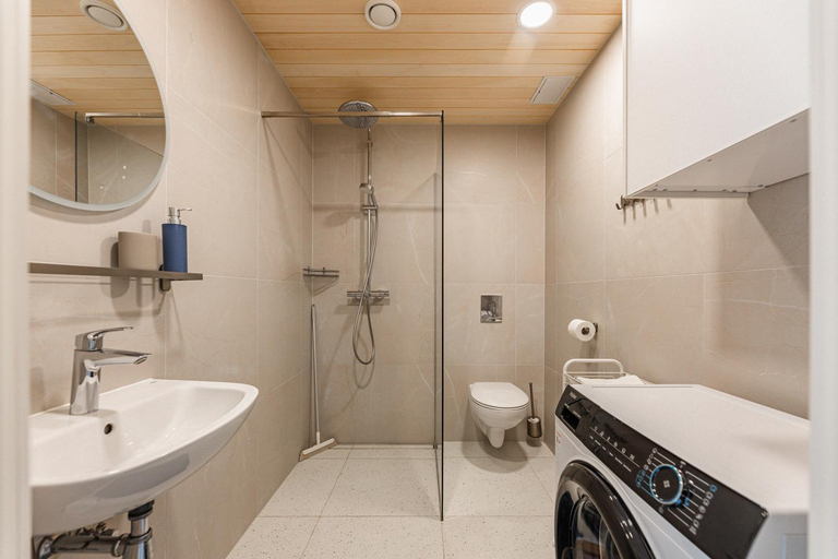 Bathroom 3, Komandandi Smart Stay City Center Apartments, Kuressaare