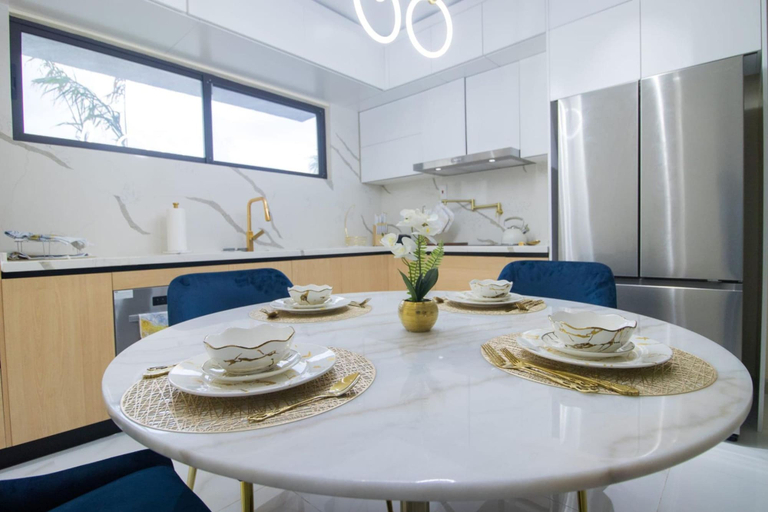 Room 2, Aurelia- 1BR Luxury Beachfront Condo