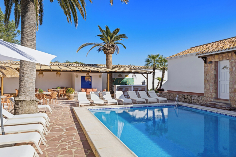 Pool 5, House - Sleeps 10 to 34 - Heated Pool - Parking, Alicante