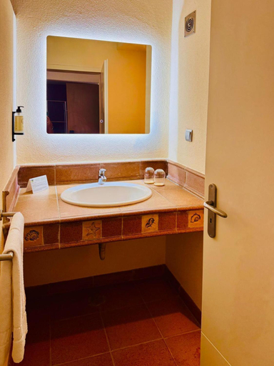 Bathroom 4, Foya Branca by Flagworld Hotels