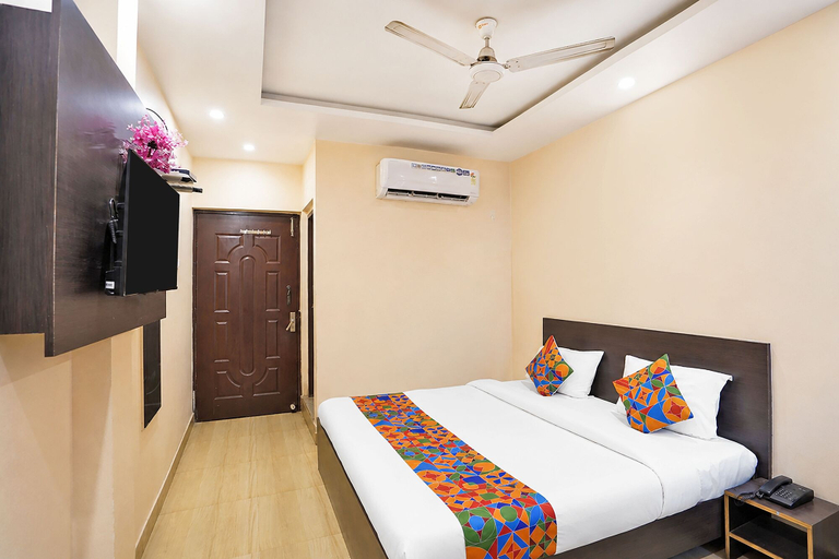 Room 4, Fahotel Rudransh Residency-1Km from Kashi Vishwanath Temple, Varanasi