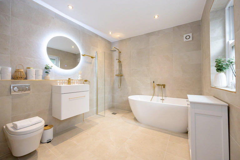 Bathroom 3, GuestReady - Georgian Quarter retreat with terrace, Sefton