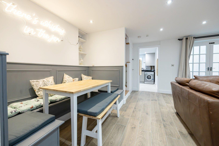 Others 5, GuestReady - Georgian Quarter retreat with terrace, Sefton
