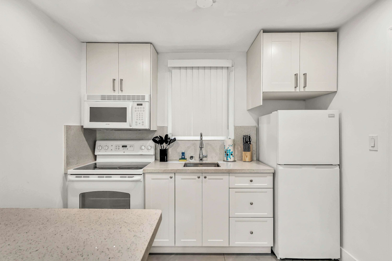 Room 3, Bright 1BR Getaway Victoria Park Las Olas Nearby, Broward