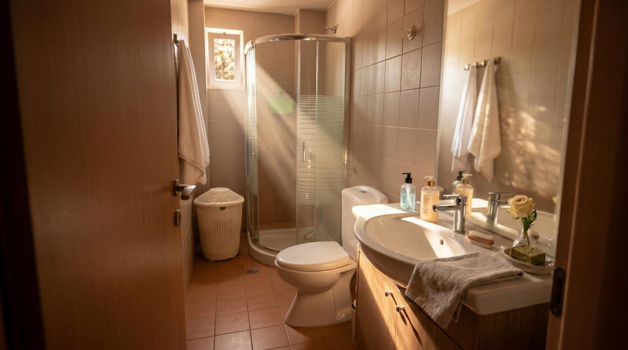 Bathroom 2, Laskas Apartment, Crete