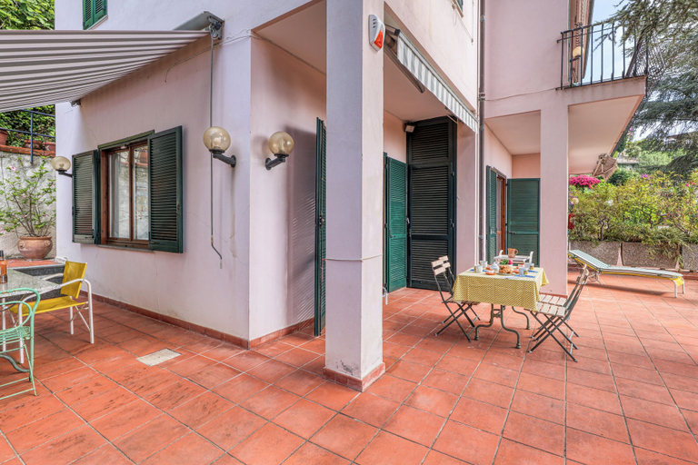 Outdoor dining 3, Hanbury Apt Pool And Sea, Imperia