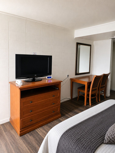 Others 3, Budget Inn Ontario, Malheur