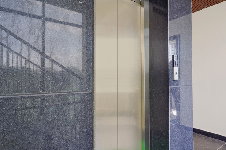 Elevator 4, Fabhotel Silver Leaf Grand, Bangalore