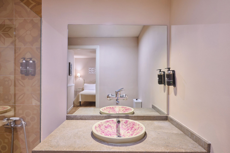 Bathroom 3, Apartamentos Luna Suites Palacio Almagra, Granada