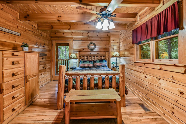 Room 5, Mountain Joy 1 Bedroom Cabin, Sevier