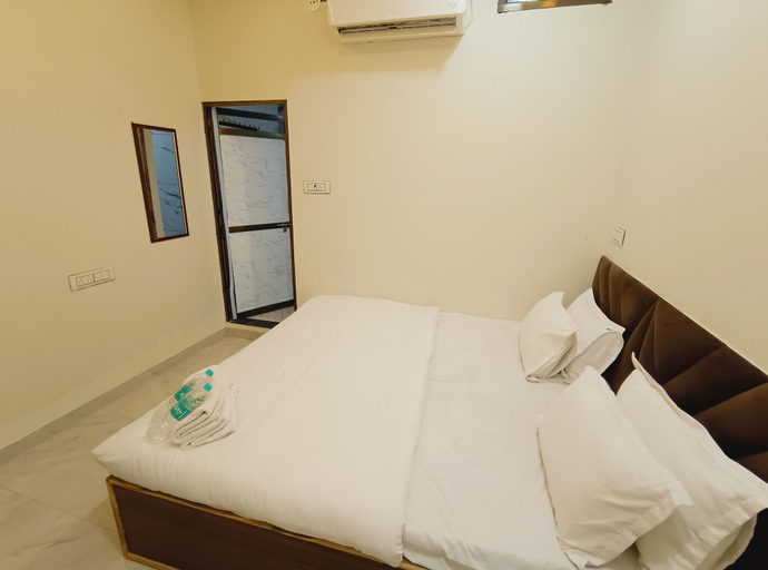 Room 3, Hotel The Comfort Villa, Ujjain