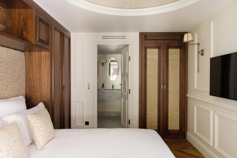 Bedroom 2, HIGHSTAY - Luxury Serviced Apartments - Place des Victoires, Paris