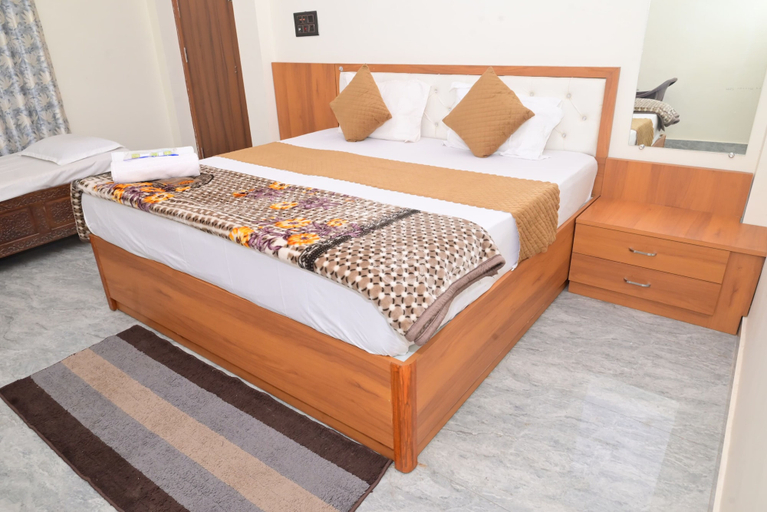 Room 5, Paramjyoti Home Stay, Faizabad