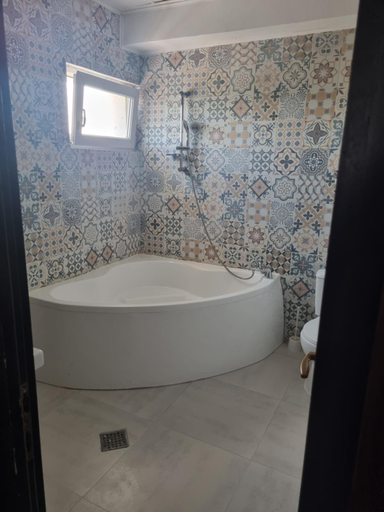 Bathroom 4, hotel Sydney, Cosoveni