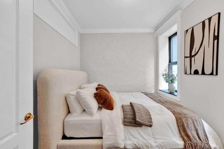 Room 4, NYC Apartment 340-C, New York