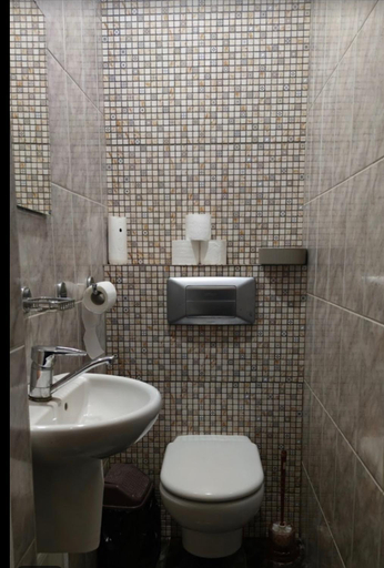 Bathroom 4, Good Dreams, Shevchenkivs'kyi