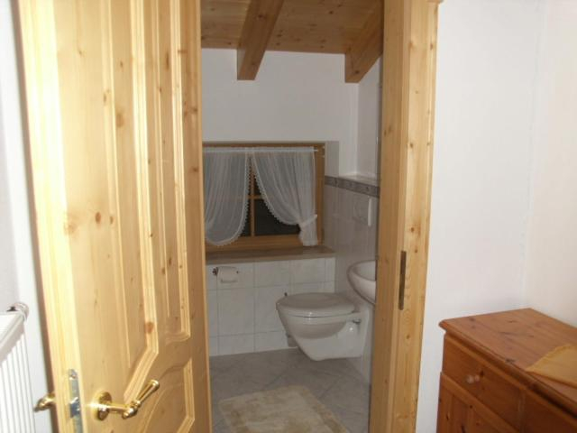 Bathroom 5, Alpengasthof Hochlenzer, Berchtesgadener Land