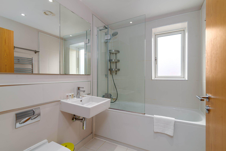 Bathroom, GuestReady - Modern stay in Southwark, London