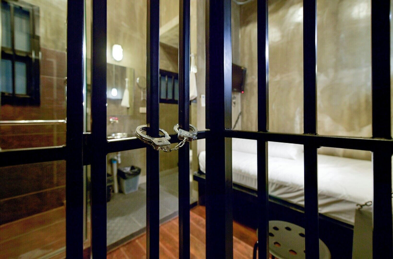 Room 3, Jasaen Hotel, Khlong San