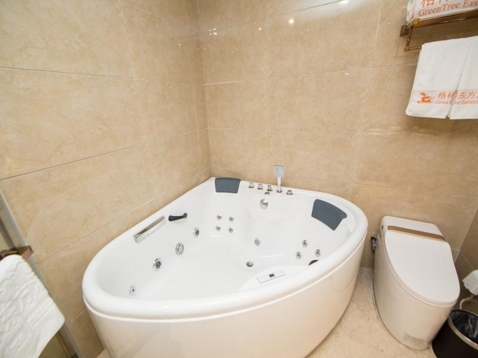 Bathroom 4, GreenTree Eastern Yibin Yijian Road New City Plaza, Yibin