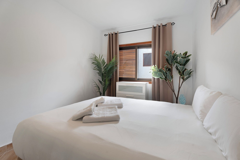 Room 4, Cozy Apartment Rental in Santiago del Teide, Tenerife, Santa Cruz de Tenerife