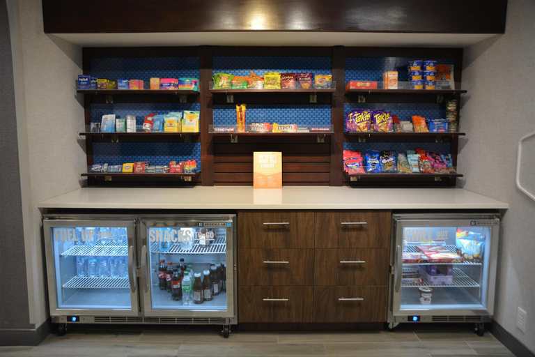Food & Drinks 5, Hampton Inn Cambridge, Guernsey