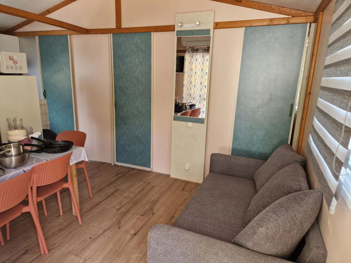 Others 5, Camping du Nizour, Charente