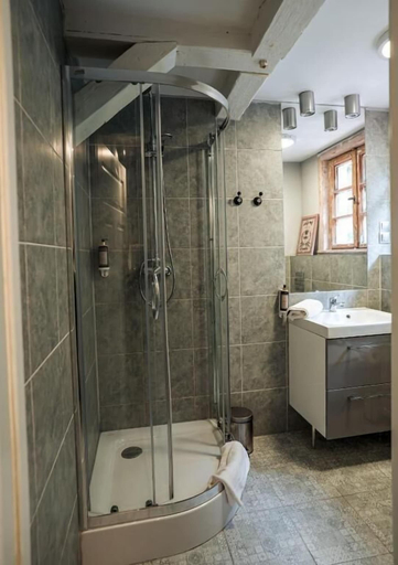 Bathroom 3, Fregata Lake Club, Świdnica