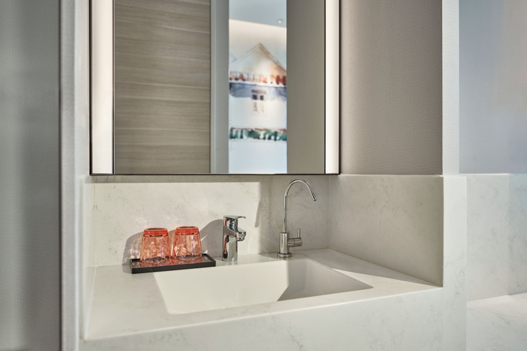 Bathroom 5, Mercure ICON Singapore City Centre, Singapore