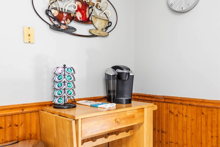 Room 4, Lusby 5BD Family Home With Private Beach Access, Calvert