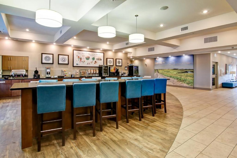 Food & Drinks 5, Canalta Hotel Selkirk, Division No. 13