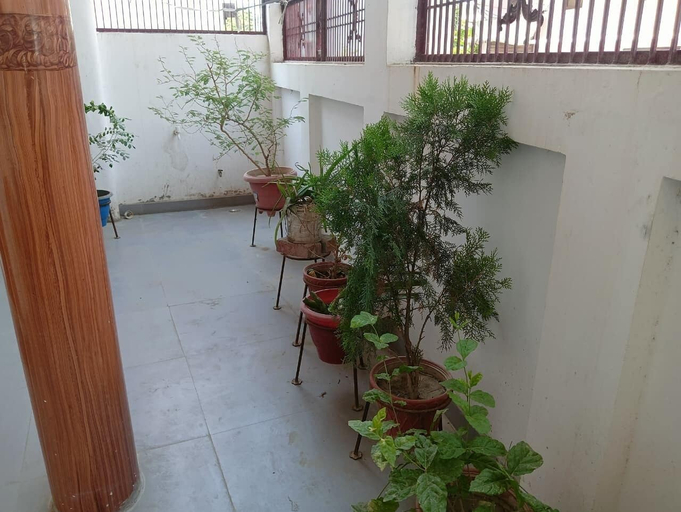 Property grounds, Paramjyoti Home Stay, Faizabad