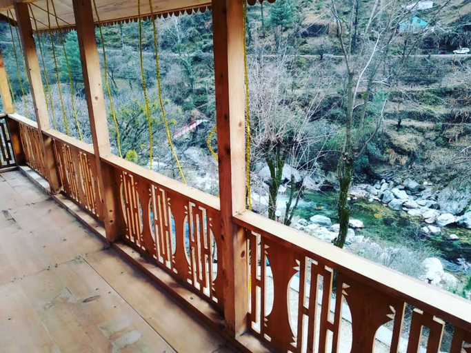 Property grounds 5, Riveraansh Homestay, Kullu