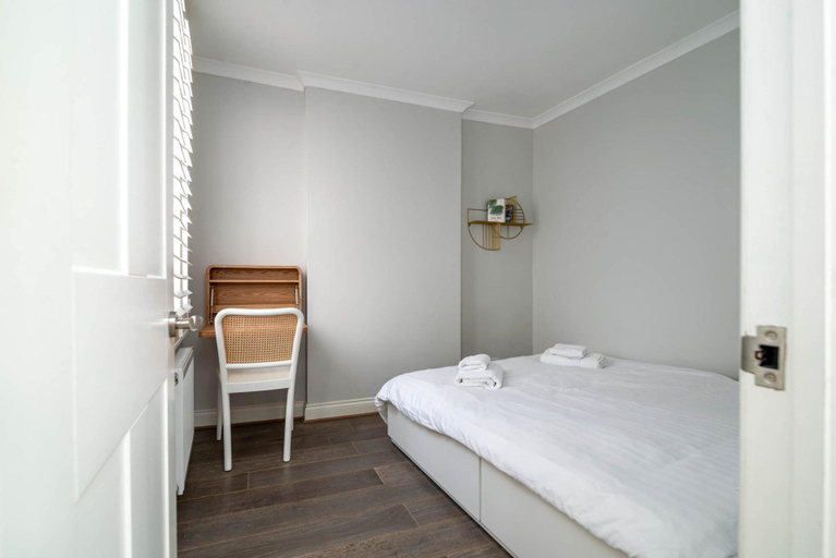 Bedroom 2, GuestReady - Modern Apt in Chelsea with a Terrace, London