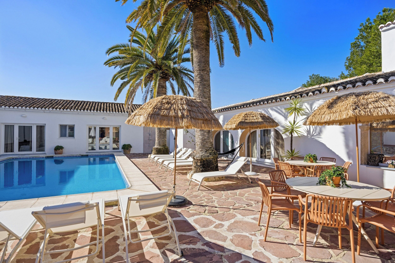 Pool 2, House - Sleeps 10 to 34 - Heated Pool - Parking, Alicante