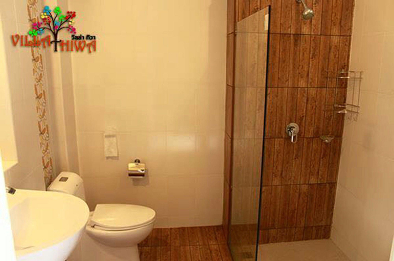 Bathroom 3, Villa Thiwa Hotel, Muang Mukdahan