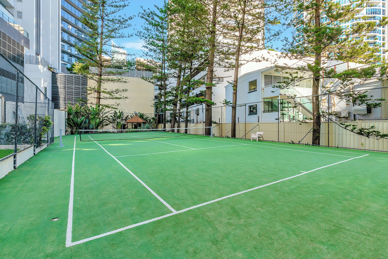 Others 5, Zenith - Q Stay, Gold Coast