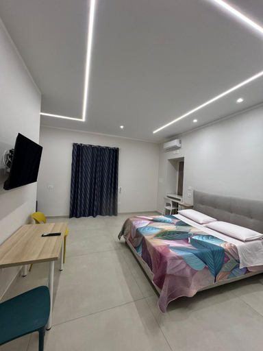 Bedroom 2, Brass apartment, Napoli