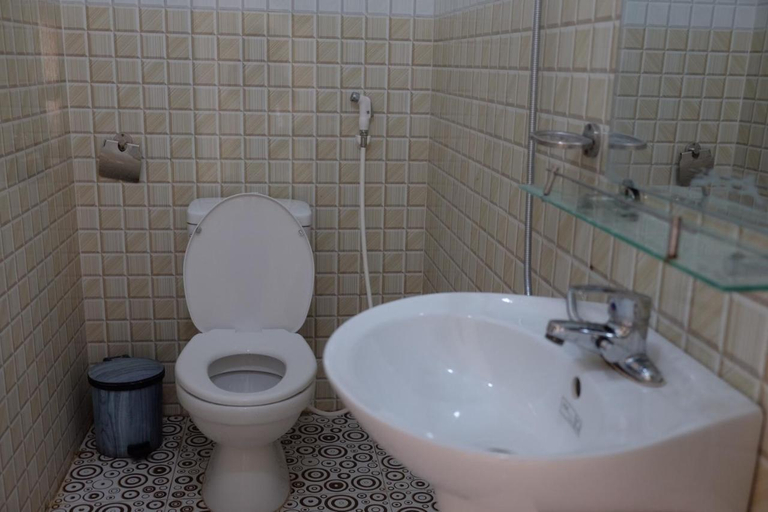 Others 4, Khach San Ha Phuong, Gia Viễn