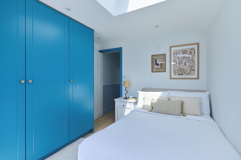 Room 2, The Cobalt & Olive Terrace - Peckham, London