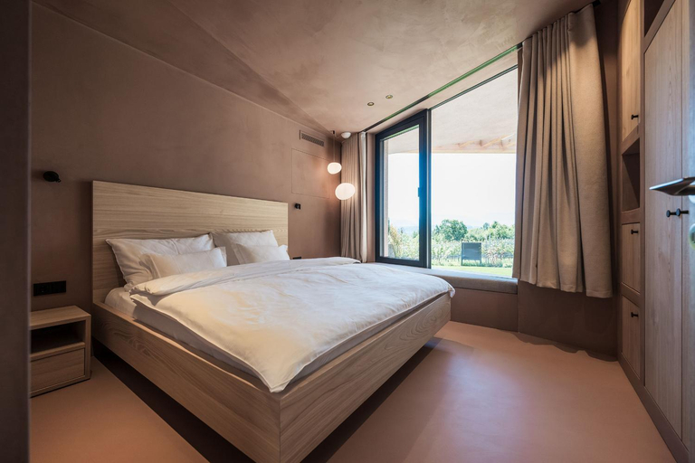 Bedroom 3, Hotel Weingut Stroblhof, Bolzano