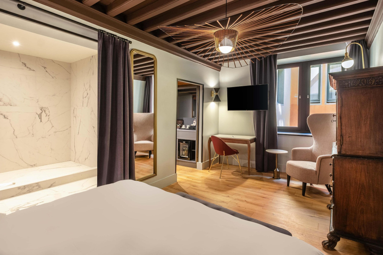 Bedroom 4, Cour des Loges Lyon, A Radisson Collection Hotel, Rhône