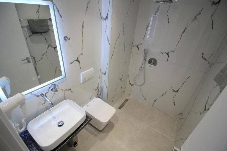 Bathroom 4, Noa Boutique Hotel, Sarandës