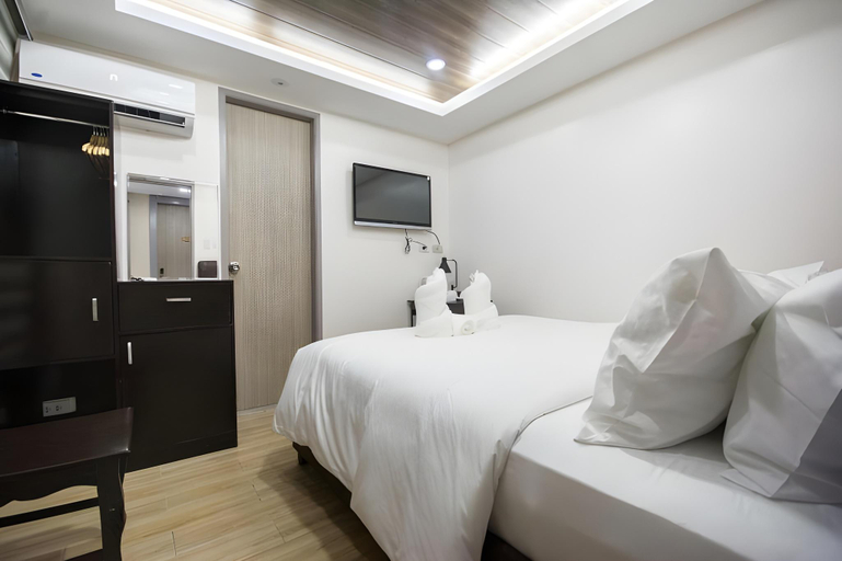 Bedroom 3, Emerald Island Hotel, Malay