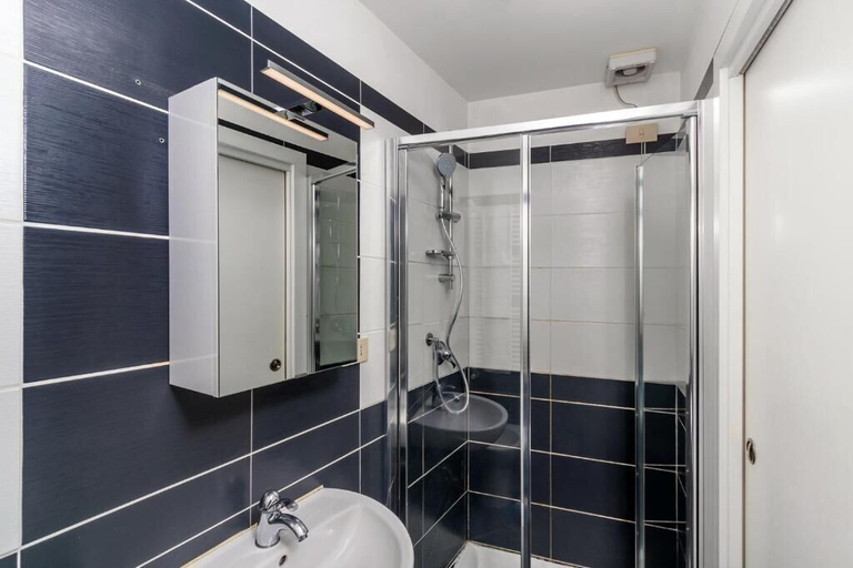 Bathroom 5, Casa Boccassini, Venezia