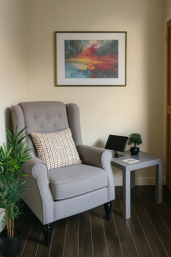 Room 4, Comfortable Two-bedroom Home in St Dials Cwmbran, Torfaen