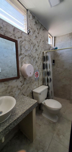 Bathroom 2, NCG Suite Centro 9 de Octubre - 1, Guayaquil