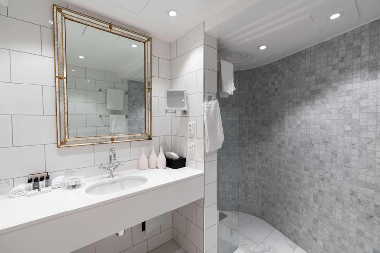 Bathroom 3, Grand Hotel Oslo by Scandic, Oslo