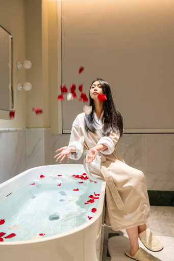 Bathtub, Suzhou Jinji Lake LAGORA Laigu Hotel, Suzhou