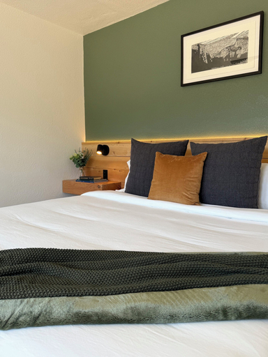 Room 4, Granite Ridge, Madera